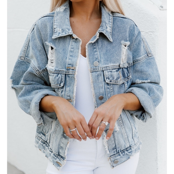 HP🎉 . Out Of Control Super Distressed/Torn Boyfriend Denim Jacket - Picture 1 of 15